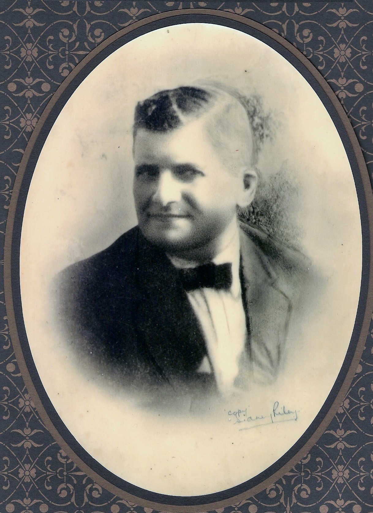 Photo of photos/Alexander Kirklwood 1879-1927 portrait